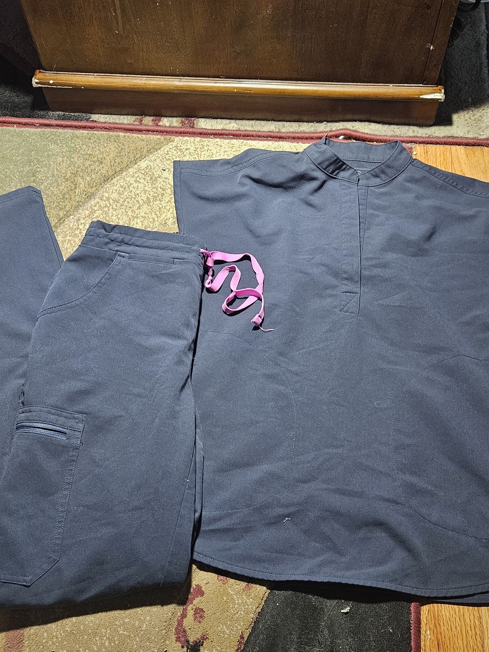 Figs Womens Scrub Set